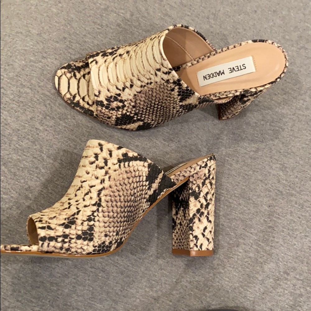 Steve Madden sandels NEW